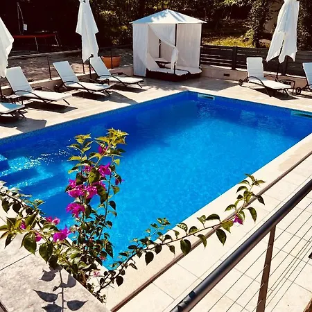 Apartamento Jela - With Pool