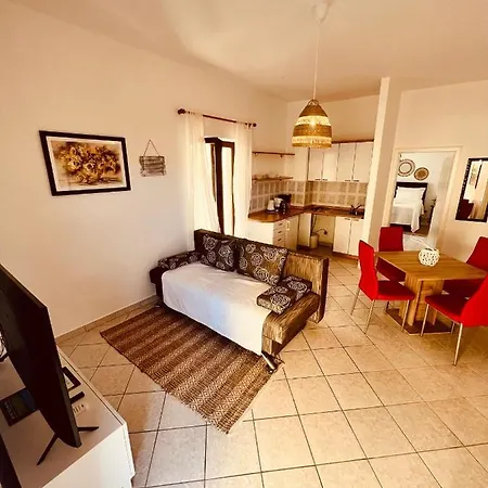 Jela - With Pool Apartamento Njivice