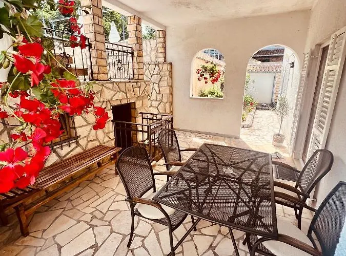 Apartament Jela - With Pool Njivice